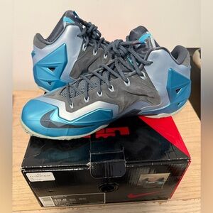 Nike LeBron 11 Gamma Blue
Men size 10.5